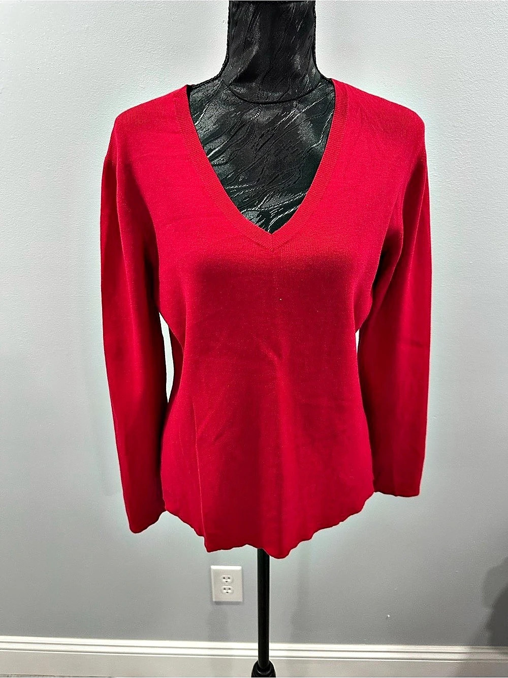 Chico’s V-Neck Wool Sweater in Red Size Medium